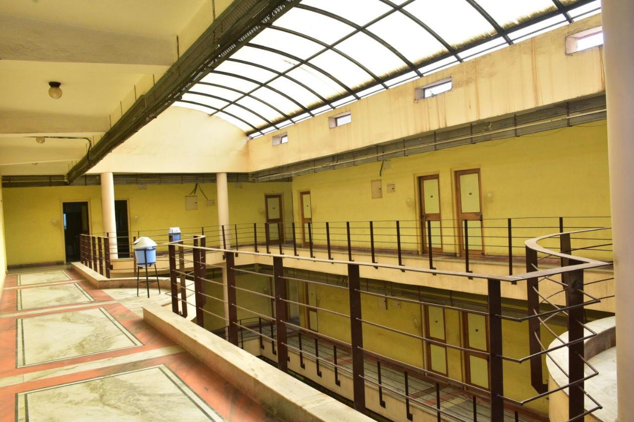 Hotel Mid East Haridaspur Exterior photo